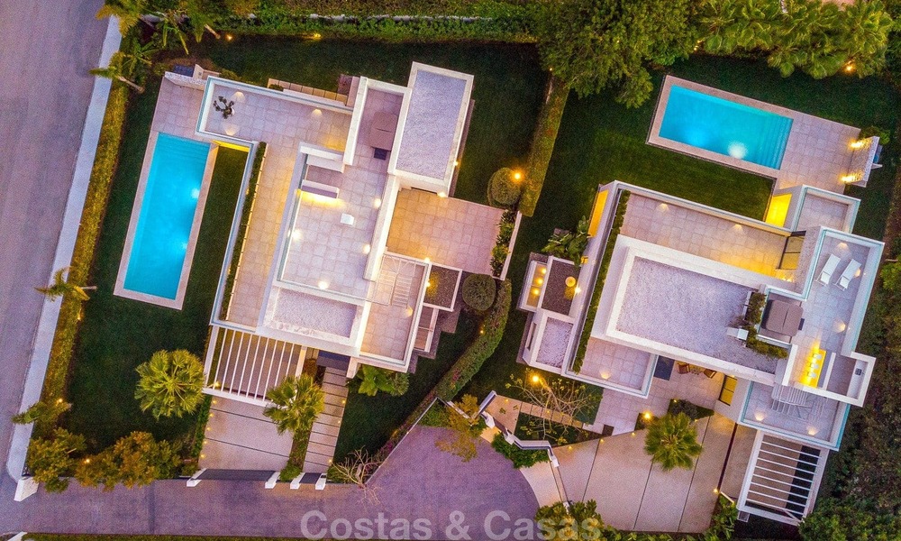 Oogstrelende nieuwbouwvilla in hedendaagse stijl te koop, aan het strand en instapklaar, Marbella - Oost-Estepona 10522