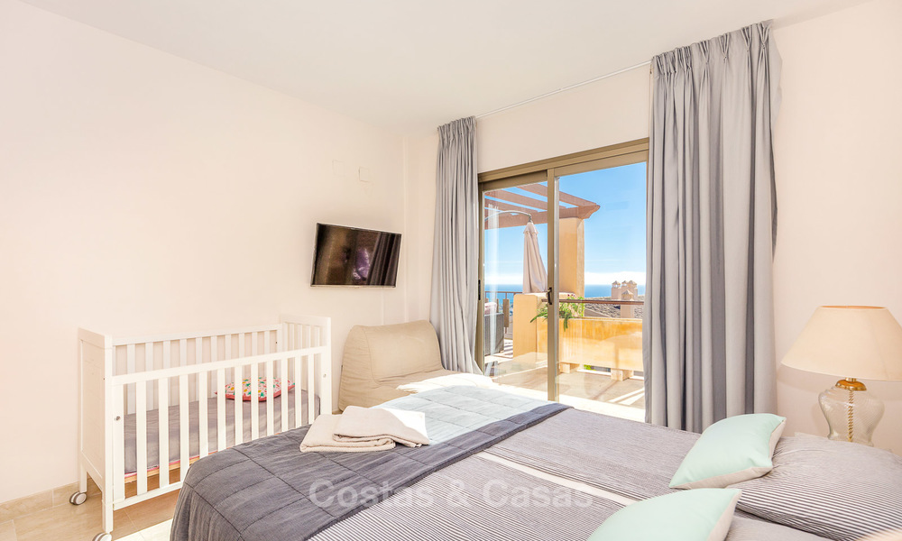 Luxe penthouse appartement met prachtige panoramische zichten op zee en bergen te koop, Benahavis, Marbella 10526