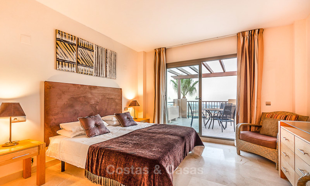 Luxueus hoek penthouse appartement met adembenemend panoramisch uitzicht op zee, golf en bergen te koop, Benahavis, Marbella 10578