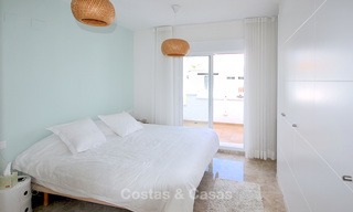 Gerenoveerd rijhuis in een populaire wijk te koop, op loopafstand van het strand en Puerto Banus - Nueva Andalucia, Marbella 10586 