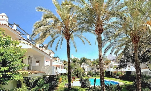 Gunstig gelegen gerenoveerd appartement te koop, op loopafstand van Puerto Banus en het strand - Nueva Andalucia, Marbella 10603