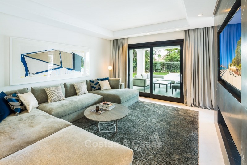 Indrukwekkende en zeer ruime gerenoveerde luxe villa te koop op de Golden Mile in Sierra Blanca, Marbella 10903 