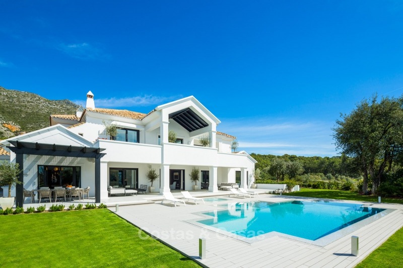 Indrukwekkende en zeer ruime gerenoveerde luxe villa te koop op de Golden Mile in Sierra Blanca, Marbella 10912 