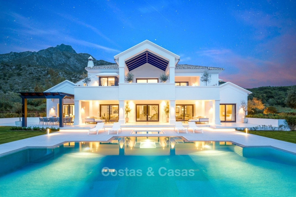 Indrukwekkende en zeer ruime gerenoveerde luxe villa te koop op de Golden Mile in Sierra Blanca, Marbella 10923