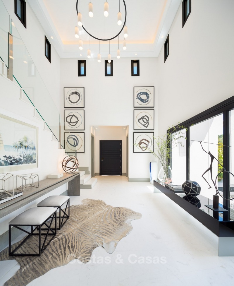 Indrukwekkende en zeer ruime gerenoveerde luxe villa te koop op de Golden Mile in Sierra Blanca, Marbella 10924 