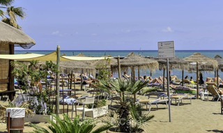 Luxe eerstelijns strandappartement te koop in een exclusief residentieel complex, Puerto Banus, Marbella 11602 