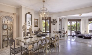 Appartementen te koop in een eerstelijnstrand complex in Elviria, Marbella 11257 