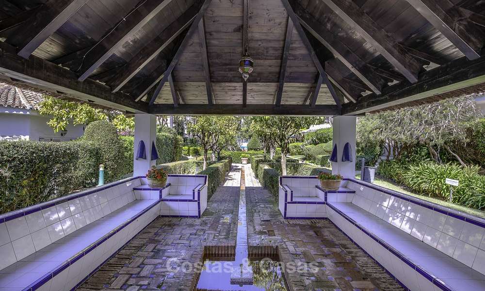 Appartementen te koop in een eerstelijnstrand complex in Elviria, Marbella 11258