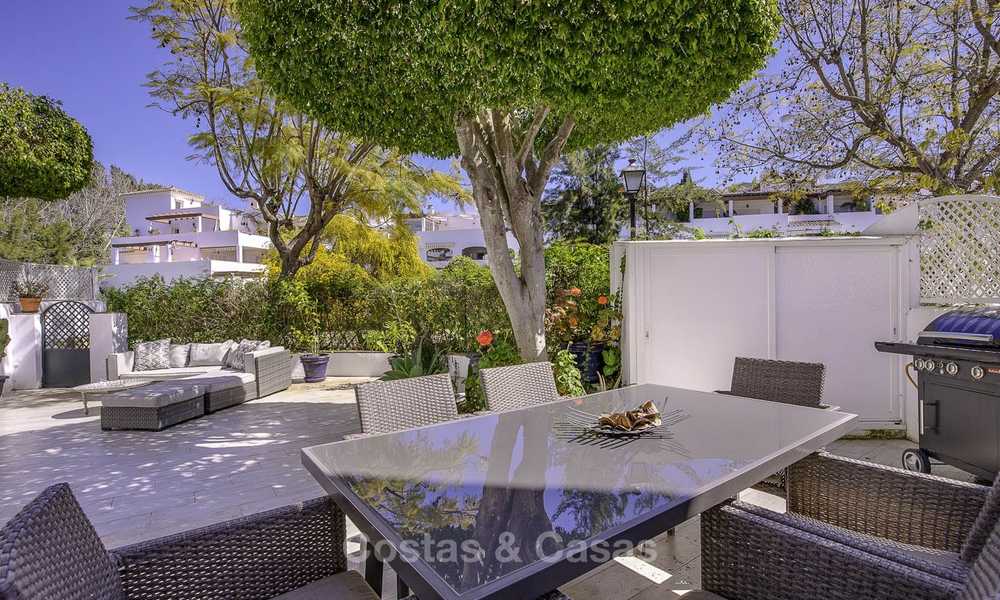 Appartementen te koop in een eerstelijnstrand complex in Elviria, Marbella 11264