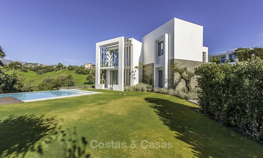 Oogstrelende moderne designer villa met zeezicht te koop, eerstelijn golf en instapklaar, Oost- Marbella 11824