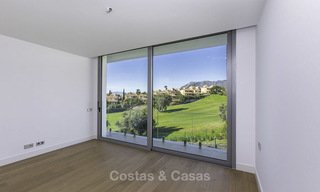 Oogstrelende moderne designer villa met zeezicht te koop, eerstelijn golf en instapklaar, Oost- Marbella 11830 