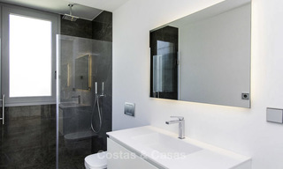 Oogstrelende moderne designer villa met zeezicht te koop, eerstelijn golf en instapklaar, Oost- Marbella 11831 