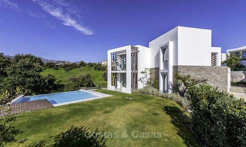 Oogstrelende moderne designer villa met zeezicht te koop, eerstelijn golf en instapklaar, Oost- Marbella 11836