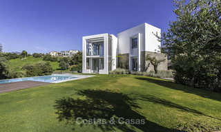 Oogstrelende moderne designer villa met zeezicht te koop, eerstelijn golf en instapklaar, Oost- Marbella 11841 