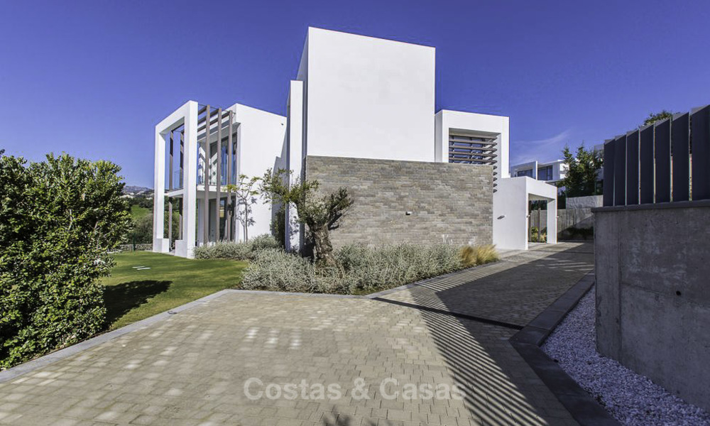 Oogstrelende moderne designer villa met zeezicht te koop, eerstelijn golf en instapklaar, Oost- Marbella 11842