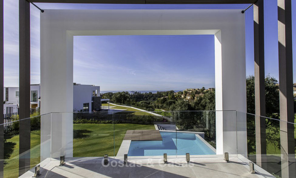 Oogstrelende moderne designer villa met zeezicht te koop, eerstelijn golf en instapklaar, Oost- Marbella 11843