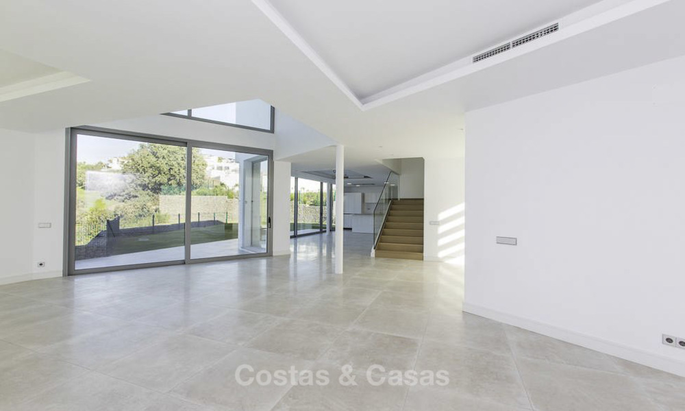 Oogstrelende moderne designer villa met zeezicht te koop, eerstelijn golf en instapklaar, Oost- Marbella 11844