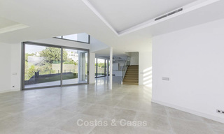 Oogstrelende moderne designer villa met zeezicht te koop, eerstelijn golf en instapklaar, Oost- Marbella 11844 