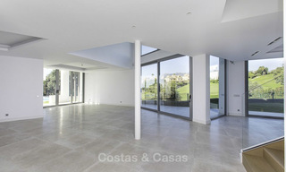 Oogstrelende moderne designer villa met zeezicht te koop, eerstelijn golf en instapklaar, Oost- Marbella 11845 