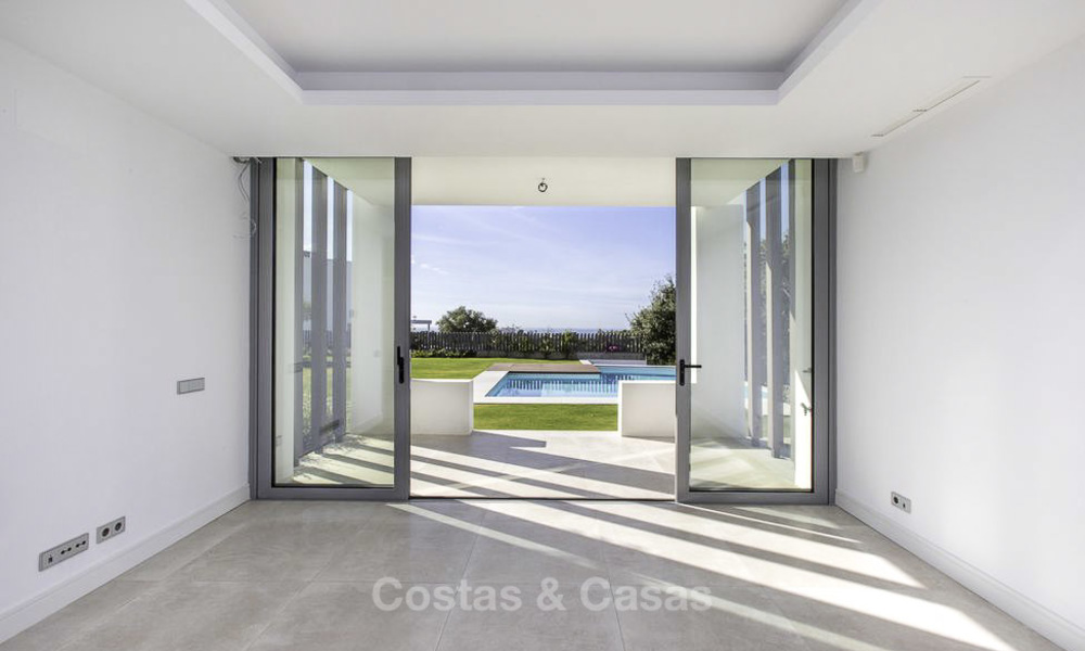 Oogstrelende moderne designer villa met zeezicht te koop, eerstelijn golf en instapklaar, Oost- Marbella 11847