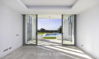 Oogstrelende moderne designer villa met zeezicht te koop, eerstelijn golf en instapklaar, Oost- Marbella 11847 