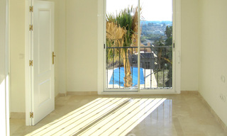 Halfvrijstaande woning én een penthouse te koop met zeezicht in Marbella - Benahavis 29440 