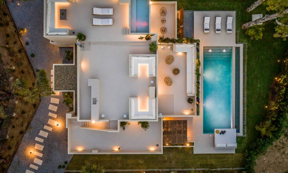 Prachtige nieuwe moderne luxe villa te koop aan het strand te Los Monteros, Oost Marbella 26644