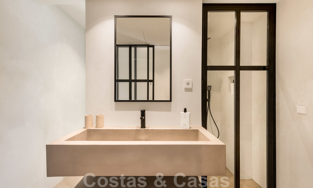 Prachtige nieuwe moderne luxe villa te koop aan het strand te Los Monteros, Oost Marbella 26651