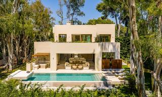 Prachtige nieuwe moderne luxe villa te koop aan het strand te Los Monteros, Oost Marbella 26655 