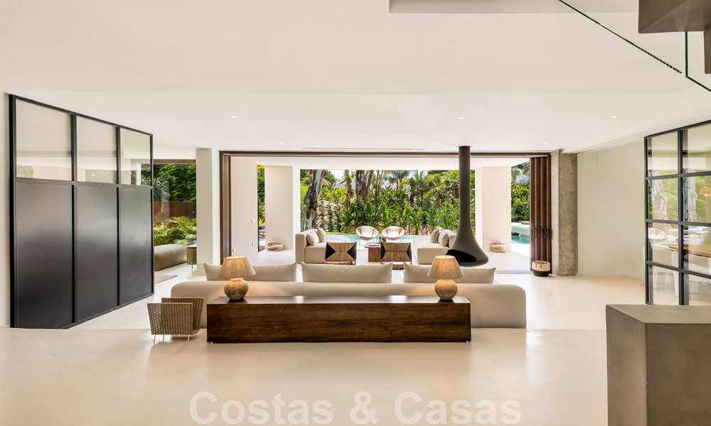 Prachtige nieuwe moderne luxe villa te koop aan het strand te Los Monteros, Oost Marbella 26656