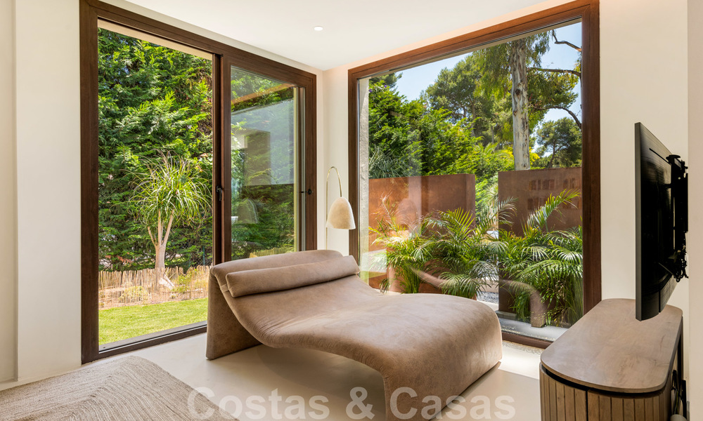 Prachtige nieuwe moderne luxe villa te koop aan het strand te Los Monteros, Oost Marbella 26661