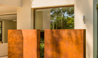 Prachtige nieuwe moderne luxe villa te koop aan het strand te Los Monteros, Oost Marbella 26668 