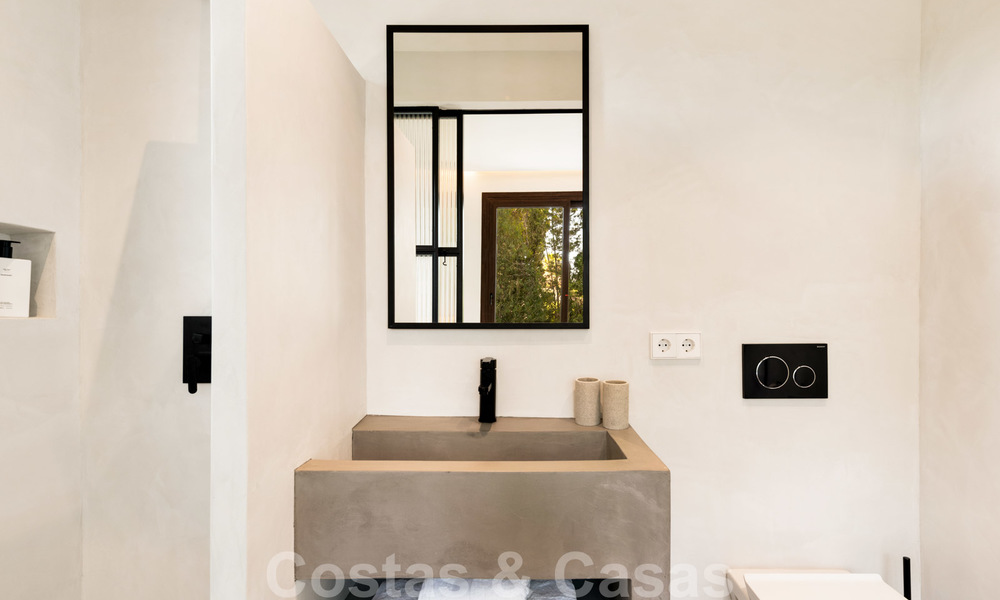 Prachtige nieuwe moderne luxe villa te koop aan het strand te Los Monteros, Oost Marbella 26679