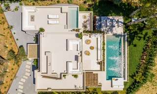 Prachtige nieuwe moderne luxe villa te koop aan het strand te Los Monteros, Oost Marbella 26694 