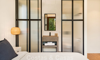 Prachtige nieuwe moderne luxe villa te koop aan het strand te Los Monteros, Oost Marbella 26697 
