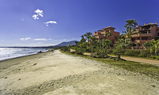 Ruim, aantrekkelijk appartement te koop in een exclusief strandcomplex, tussen Marbella en Estepona 11756 