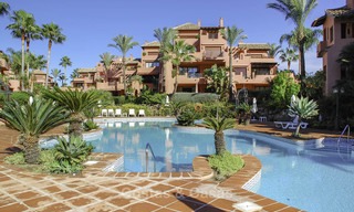 Ruim, aantrekkelijk appartement te koop in een exclusief strandcomplex, tussen Marbella en Estepona 12322 