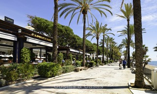 Luxe tweedelijns strandappartement te koop in een exclusief complex in het centrum van Marbella 12338 