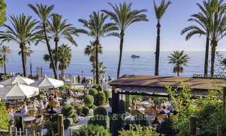 Luxe tweedelijns strandappartement te koop in een exclusief complex in het centrum van Marbella 12335 