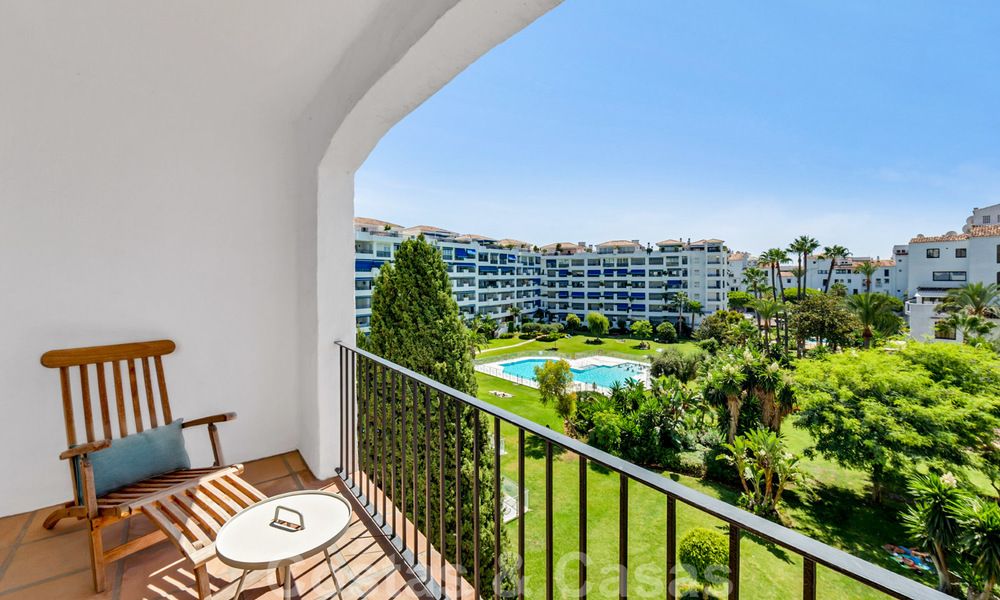 Volledig gerenoveerde luxeappartementen te koop, instapklaar, in het centrum van Puerto Banus, Marbella 28179