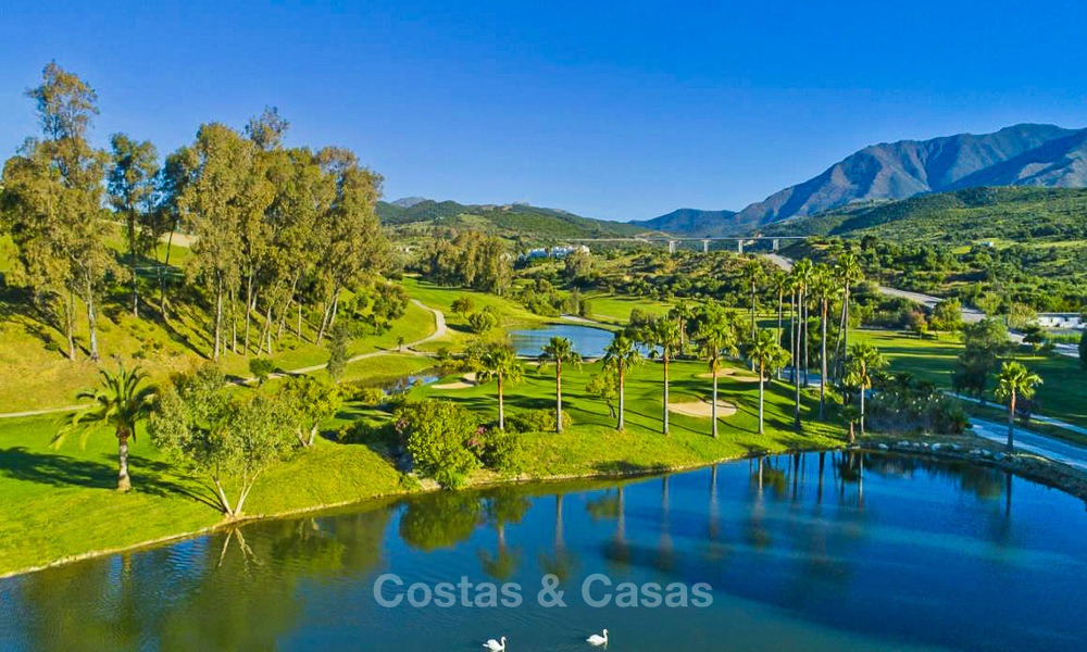 LAATSTE VILLA´S! Prachtige nieuwe moderne villa's te koop dicht bij Estepona centrum, Costa del Sol 12187