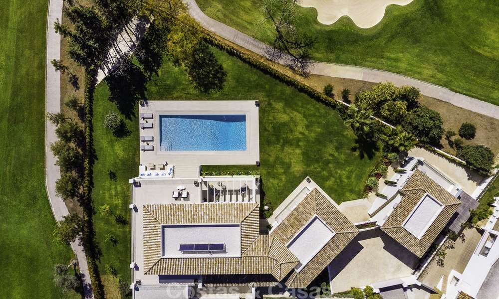 Prestigieuze luxe villa op een uitzonderlijke locatie te koop, eerstelijn golf, zeezicht en instapklaar - Nueva Andalucia, Marbella 17121