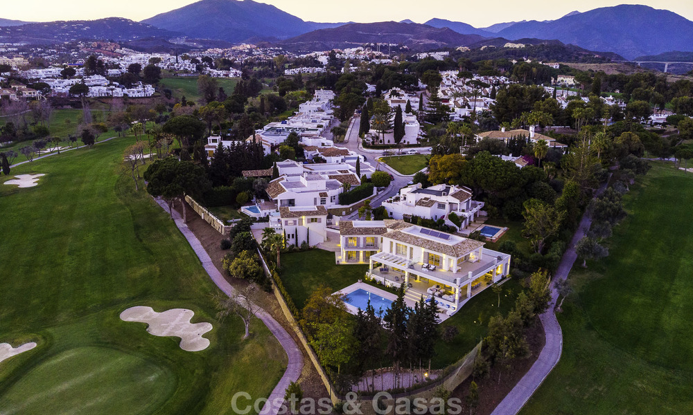 Prestigieuze luxe villa op een uitzonderlijke locatie te koop, eerstelijn golf, zeezicht en instapklaar - Nueva Andalucia, Marbella 17133