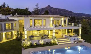 Prestigieuze luxe villa op een uitzonderlijke locatie te koop, eerstelijn golf, zeezicht en instapklaar - Nueva Andalucia, Marbella 17136 