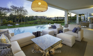 Prestigieuze luxe villa op een uitzonderlijke locatie te koop, eerstelijn golf, zeezicht en instapklaar - Nueva Andalucia, Marbella 17138 