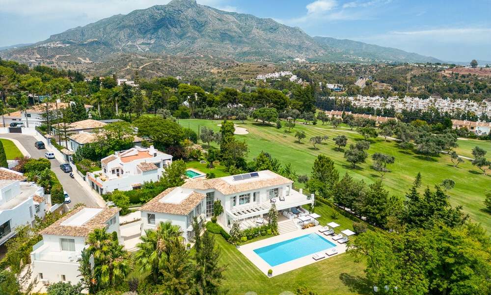 Prestigieuze luxe villa op een uitzonderlijke locatie te koop, eerstelijn golf, zeezicht en instapklaar - Nueva Andalucia, Marbella 57158