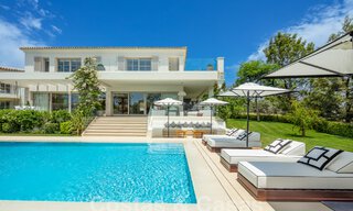 Prestigieuze luxe villa op een uitzonderlijke locatie te koop, eerstelijn golf, zeezicht en instapklaar - Nueva Andalucia, Marbella 57165 