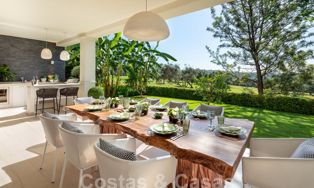 Prestigieuze luxe villa op een uitzonderlijke locatie te koop, eerstelijn golf, zeezicht en instapklaar - Nueva Andalucia, Marbella 57169