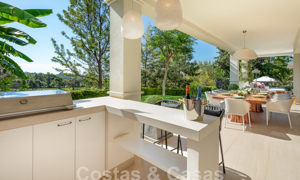 Prestigieuze luxe villa op een uitzonderlijke locatie te koop, eerstelijn golf, zeezicht en instapklaar - Nueva Andalucia, Marbella 57171