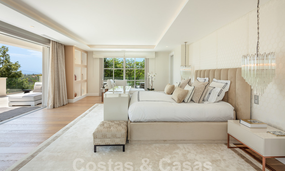 Prestigieuze luxe villa op een uitzonderlijke locatie te koop, eerstelijn golf, zeezicht en instapklaar - Nueva Andalucia, Marbella 57191